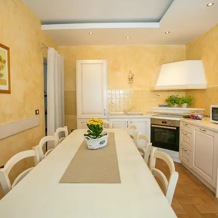 Charming Luce Ribari In Istria Countryside Villa Radetići