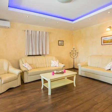 Villa Charming Luce Ribari In Istria Countryside Radetići